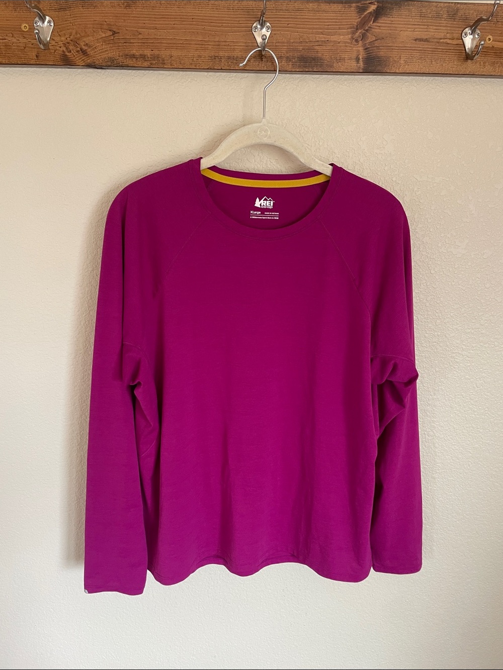 REI Co-op Women’s Long Sleeve Crew Tee Shirt XL Magenta Outdoor Hiking Granola